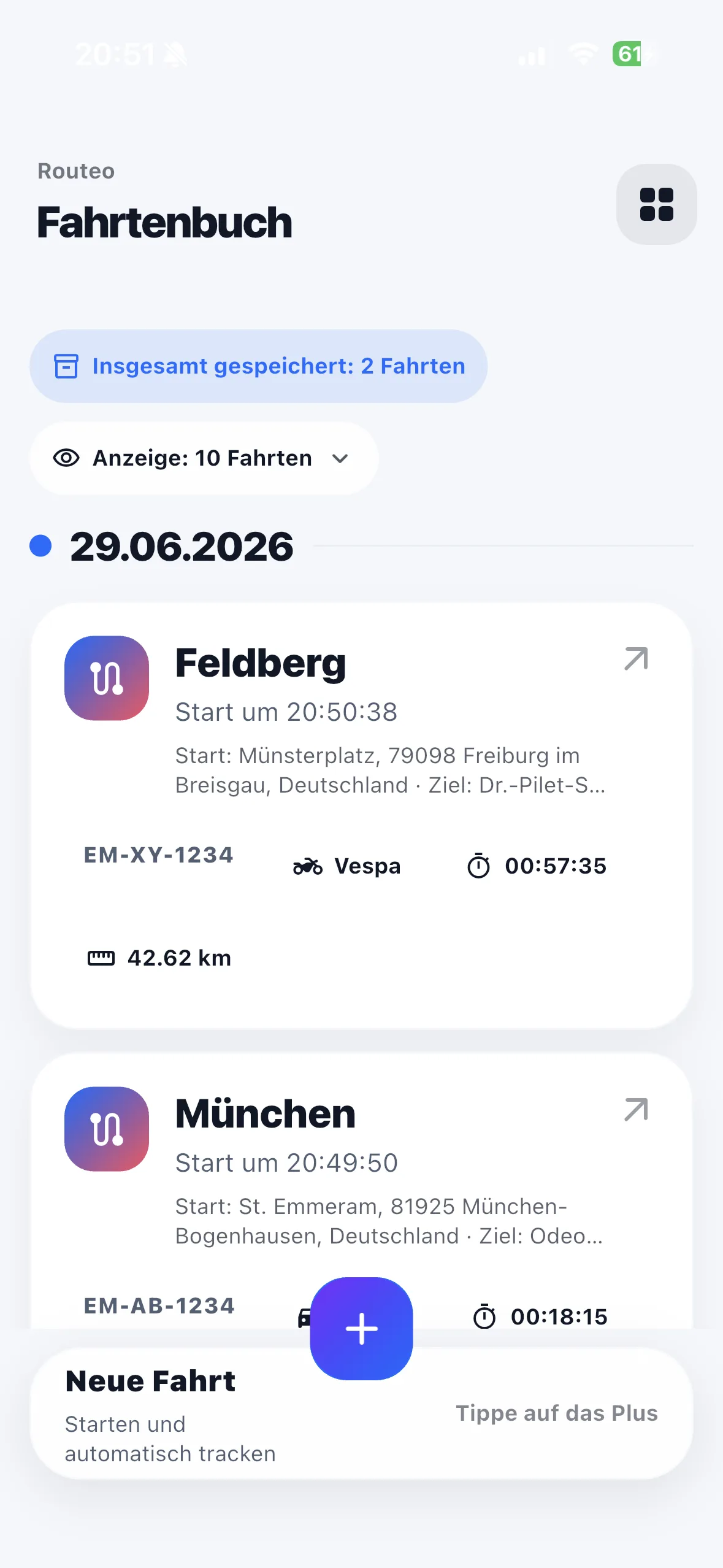 Routeo: Fahrtenübersicht mit Datum, Fahrzeug, Dauer und Kilometern